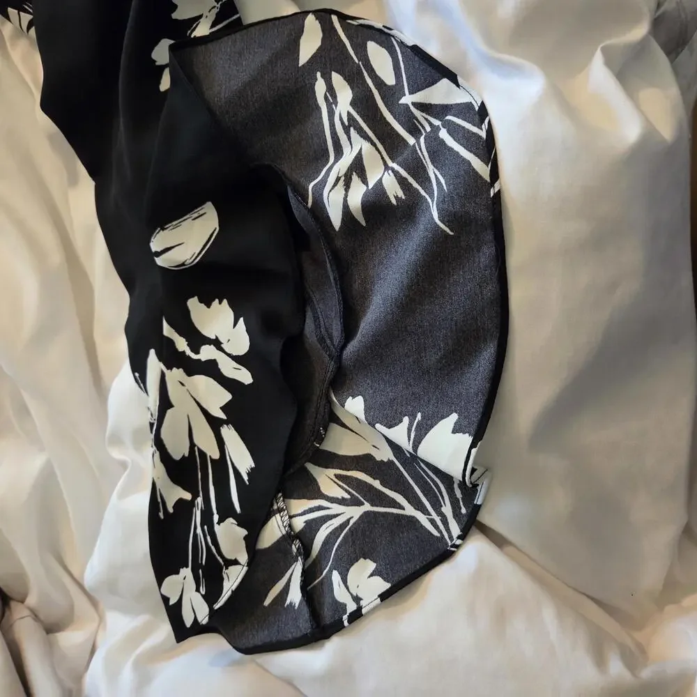 Vince Camuto Flutter Sleeve Floral Whisps V- Neck Tunic‎ XL - Picture 8 of 9